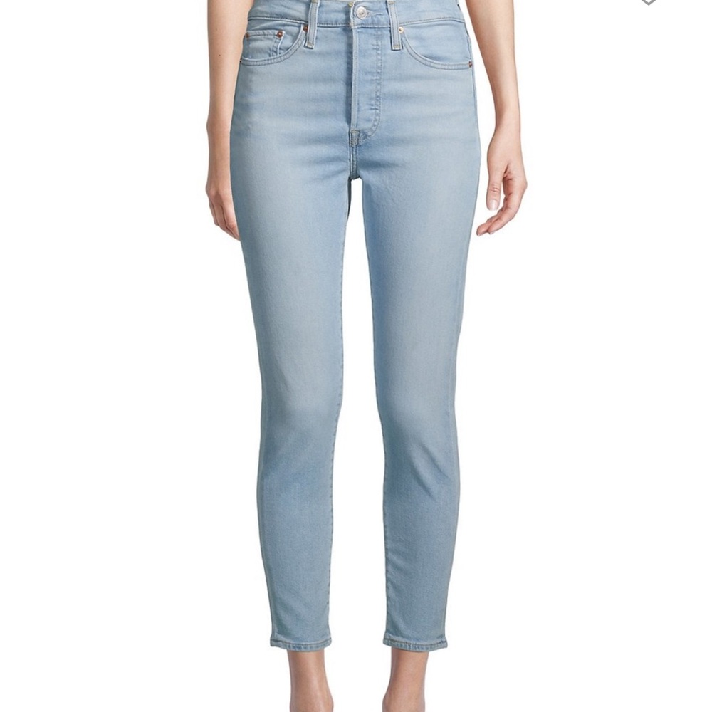 Levi’s light Wash Wedgie Fit Ankle Women’s Jeans